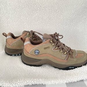 Like new women’s Timberland hiker, size 5